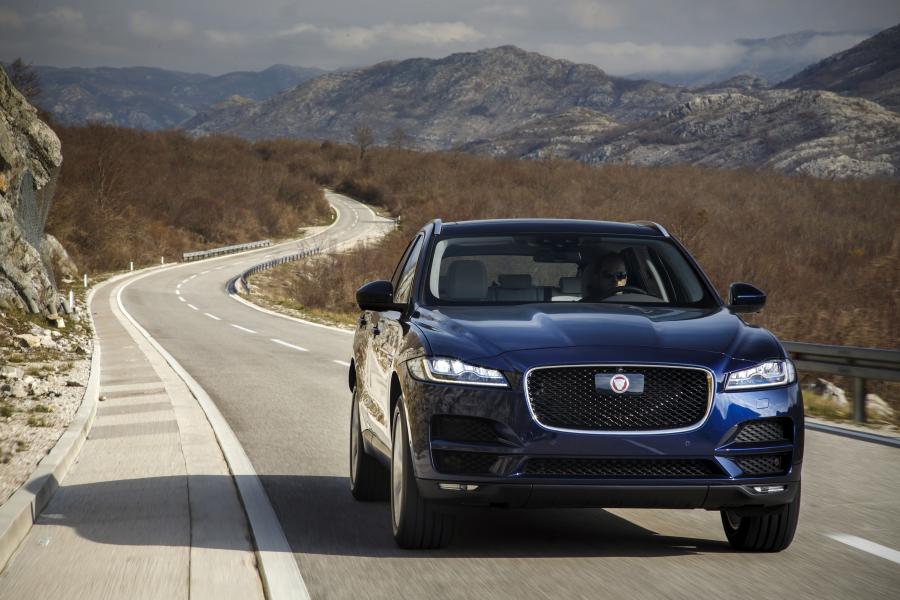  Jaguar F-Pace Portfolio 2016 года  (фото 7 из 31)
